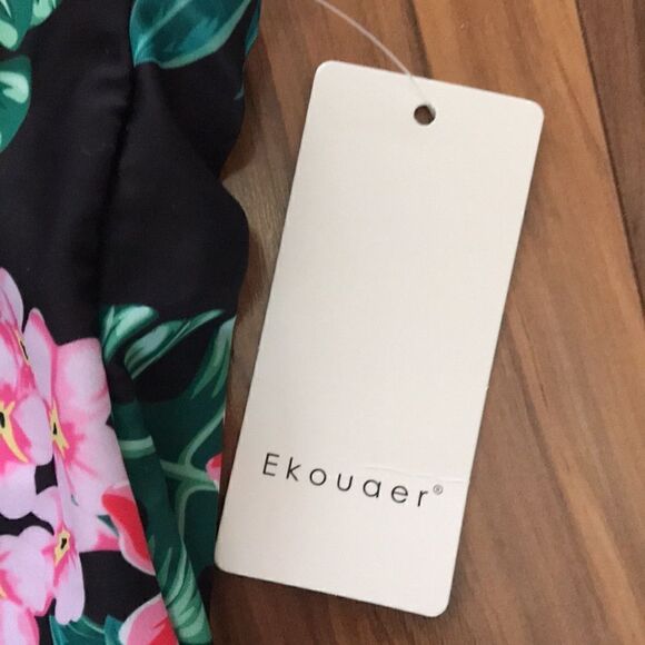 NEW Ekouaer Swimsuit   - Picture 3 of 5